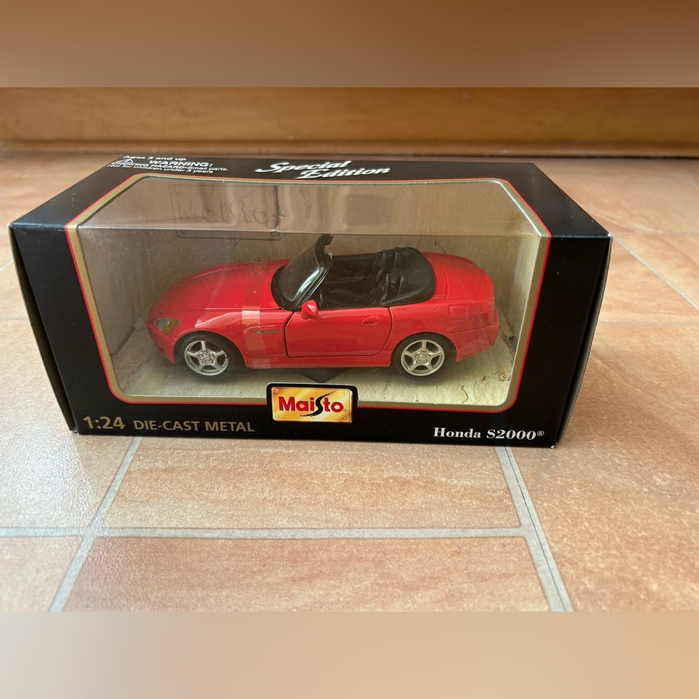 NWT Maisato Honda S2000 Red 1:24 Scale Special Edition Die-Cast Model Display